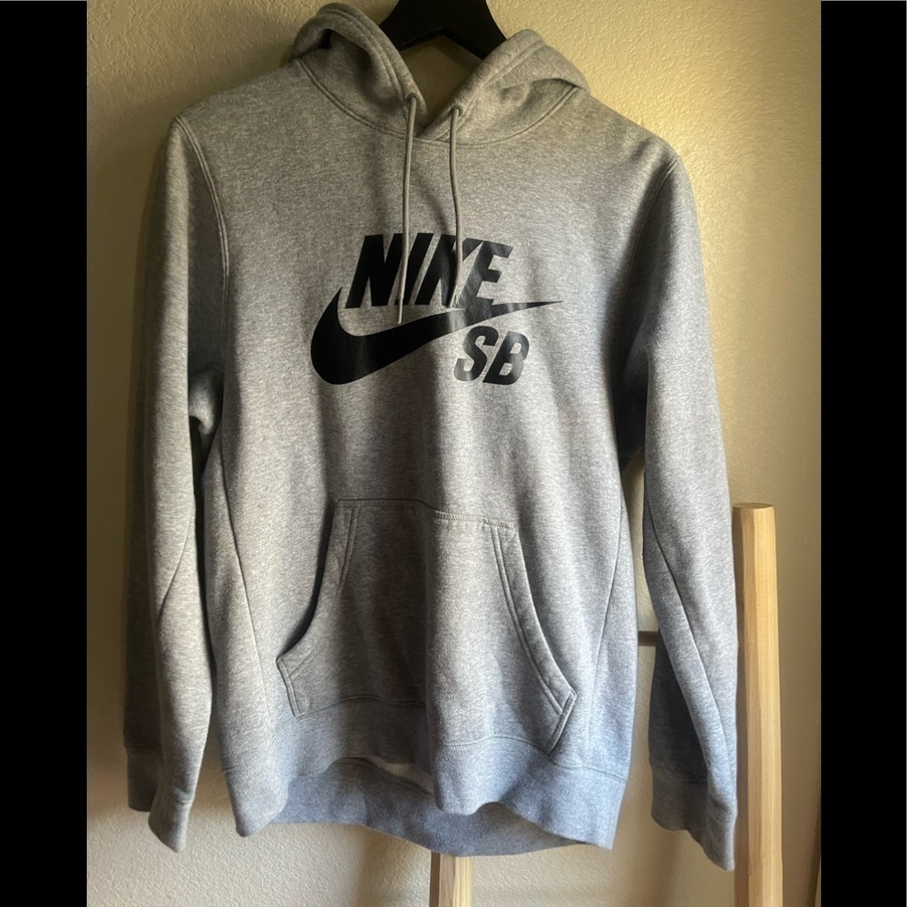 Nike SB logo hoodie small